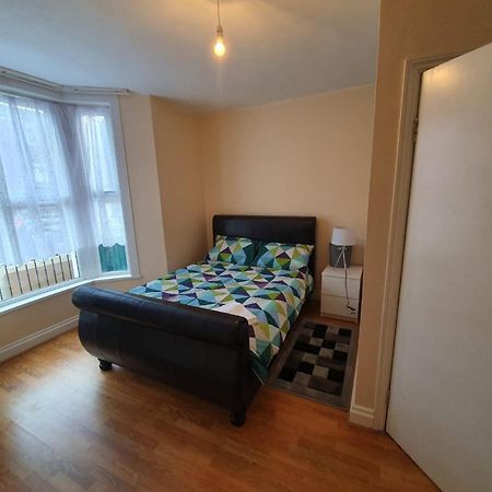 London Zone 2 Three Bedroom Apartment Esterno foto